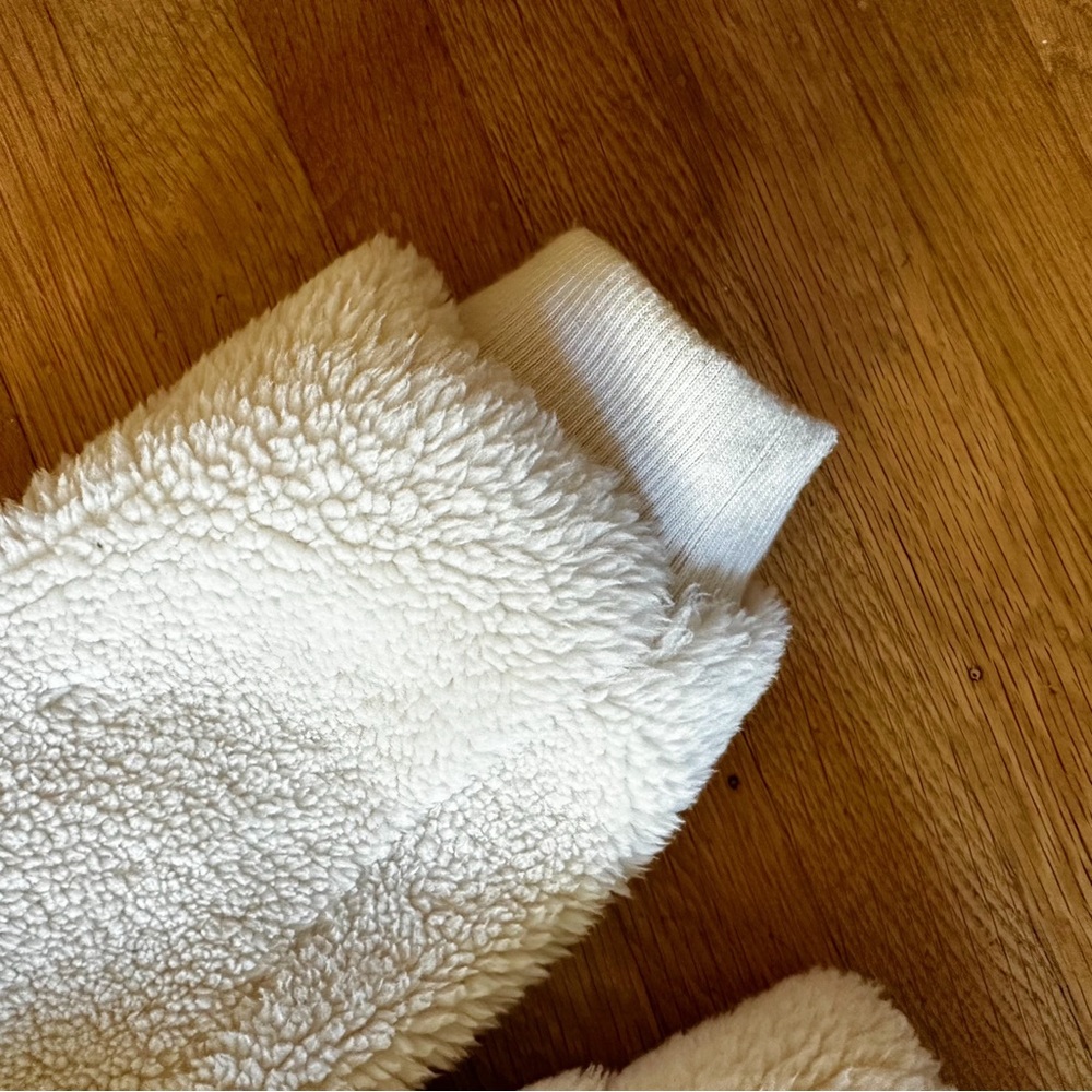 Target Universal Thread Fuzzy White Jacket - image 3